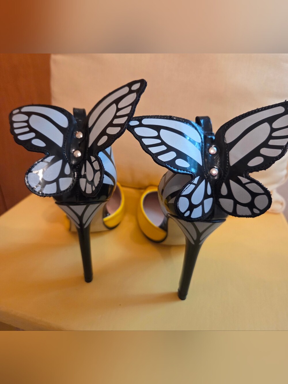 Yellow Butterfly High Heel Pumps Celebrate DOLLY - Picture 4 of 12
